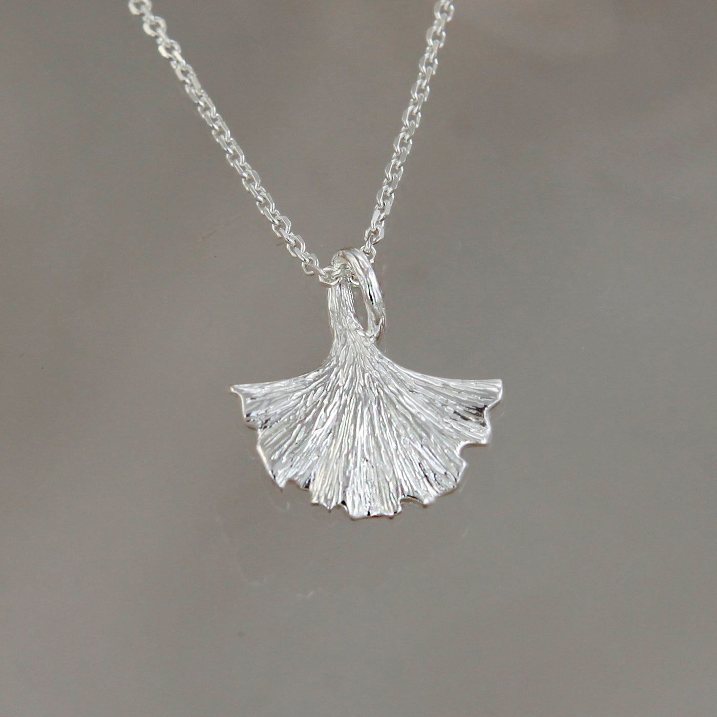 Ginkgo Leaf Necklace Pendant In Silver